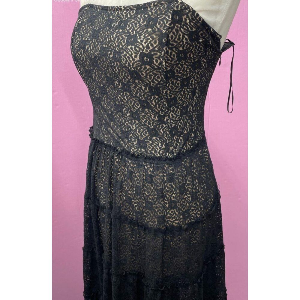 NWT Urban Outfitters Lucy Lace Maxi Dress- M - Picture 10 of 14